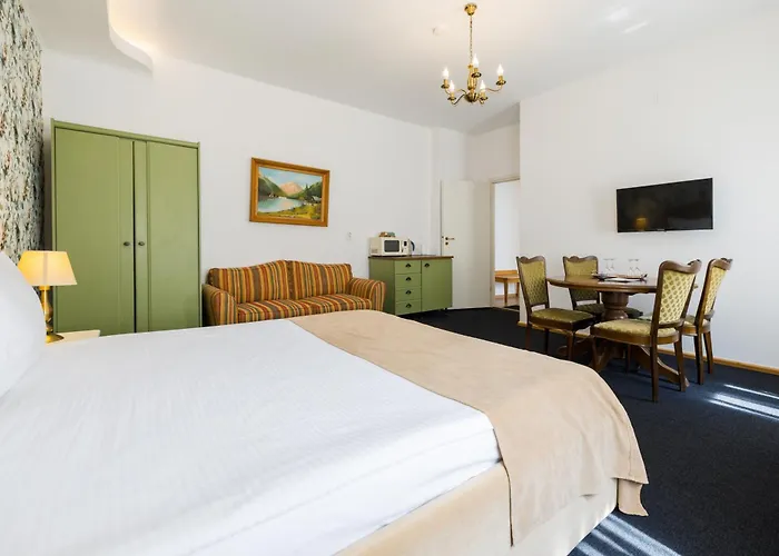 蒙特沃德之家旅馆